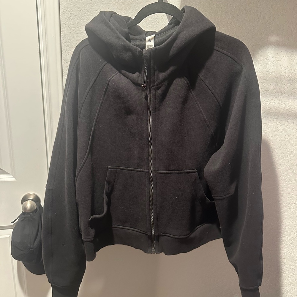 Lululemon cropped scuba hoodie with full zip and hood. XL/XXL